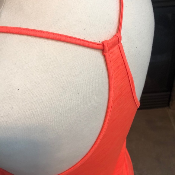 Adorable women’s tank top by Under Armour size S - Picture 5 of 7